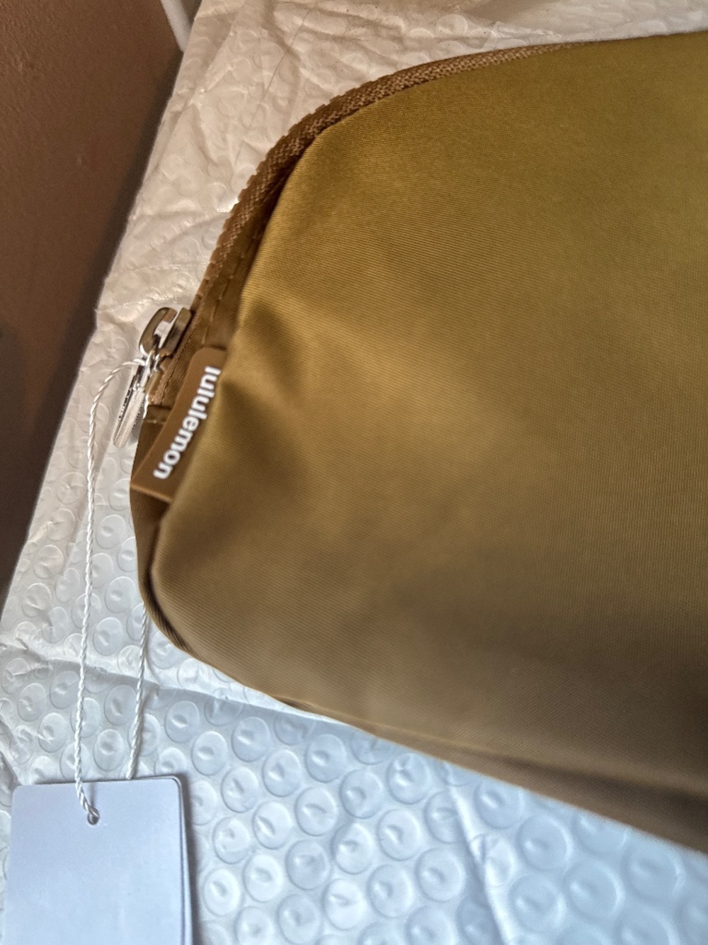 Beige/Tan Everywhere Belt Bag, 1L, NWOT - Picture 3 of 6